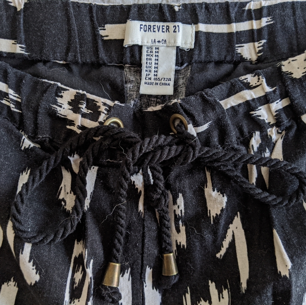 Aztech Print Shorts - Picture 3 of 5